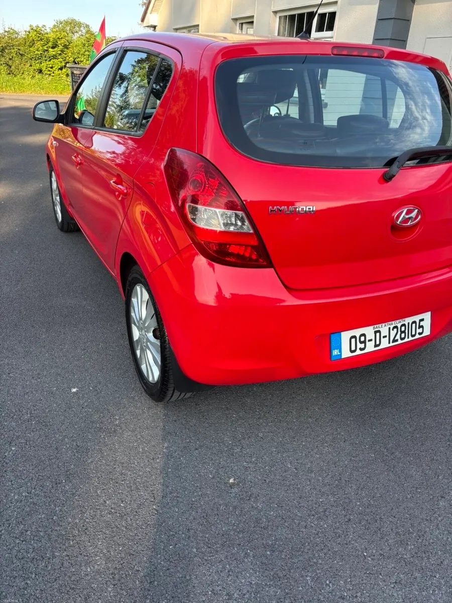 Hyundai i20 NCT & TAX 03/27 - Image 4