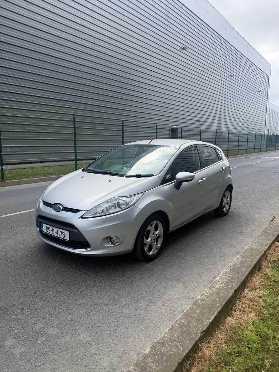 Ford Fiesta 2009 1.25 Petrol *NCT & TAX* - Image 2
