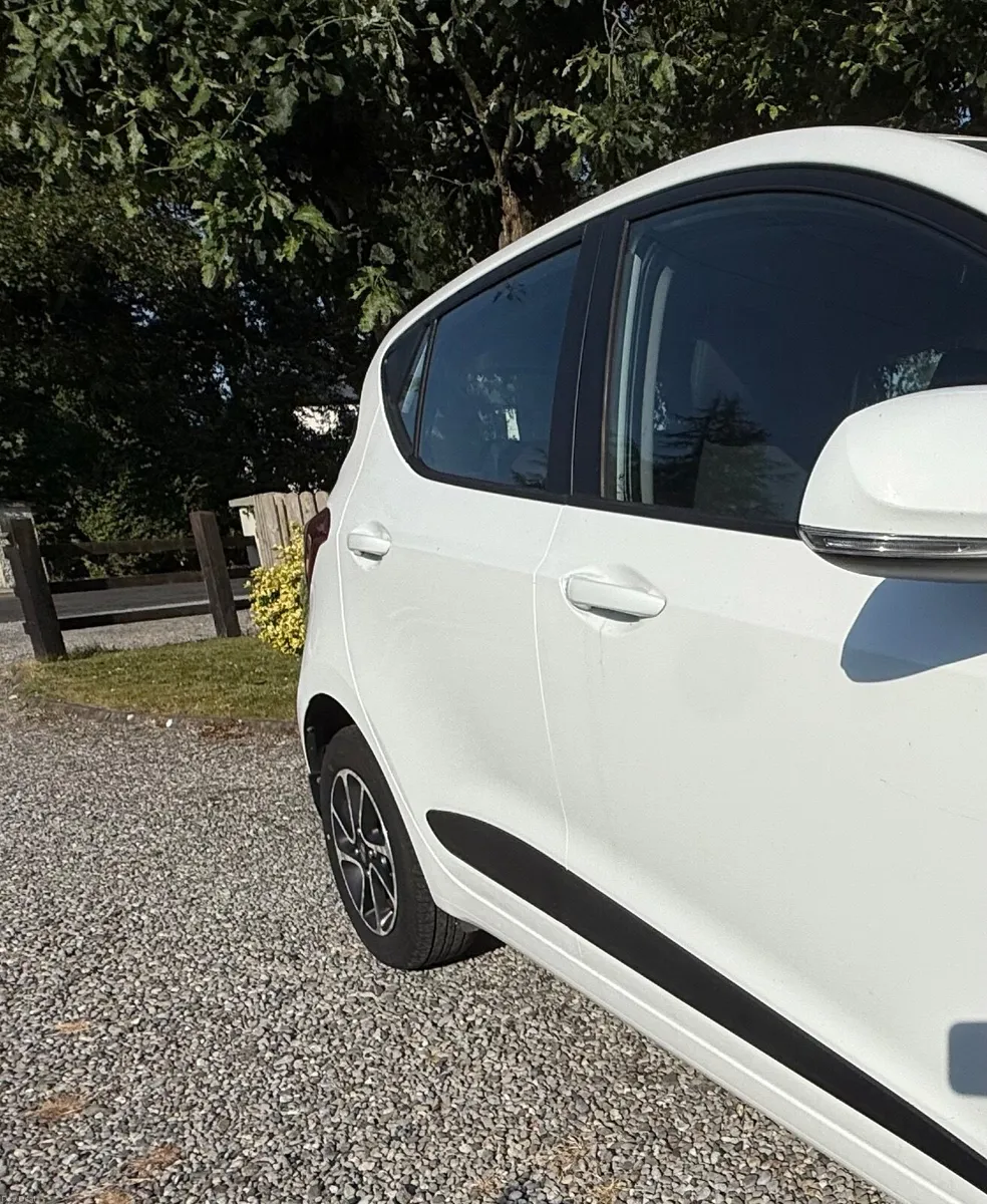 Hyundai  i10  * Low Mileage * Stunning Condition * - Image 2