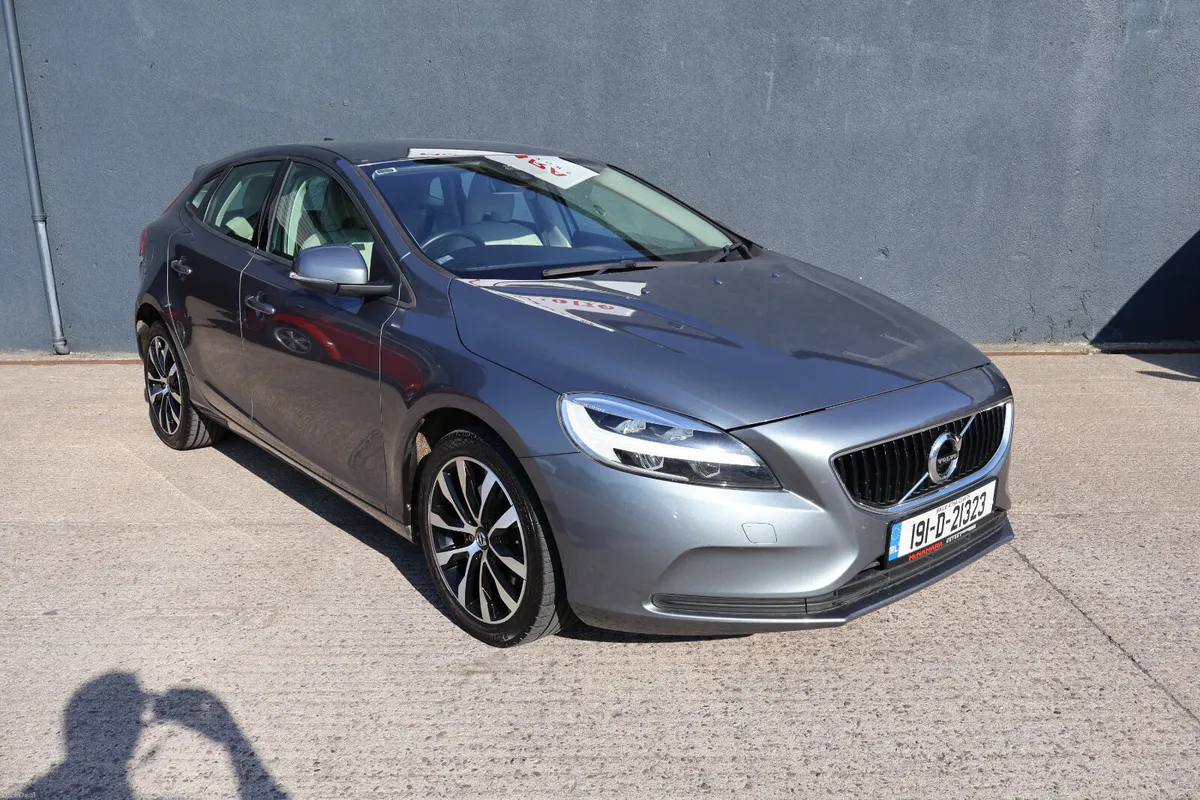 Volvo V40 Momentum Low Km's 1 Owner 24 Months NCT - Image 3