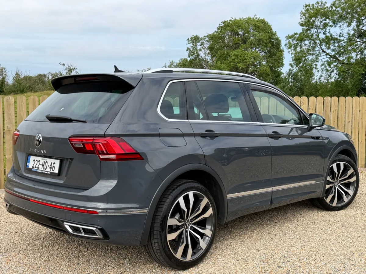 2022 Volkswagen Tiguan R Line - Image 3