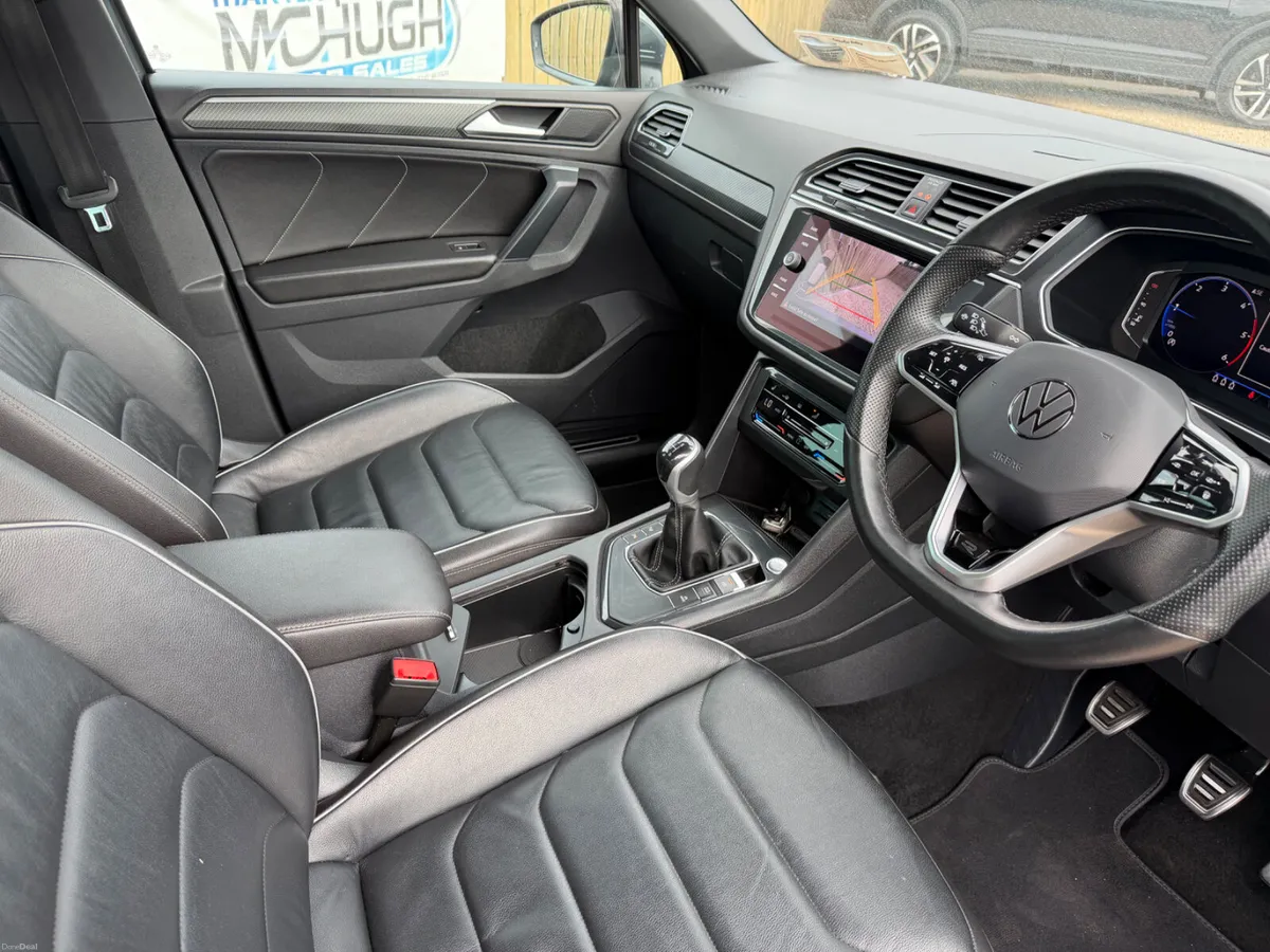 2022 Volkswagen Tiguan R Line - Image 2