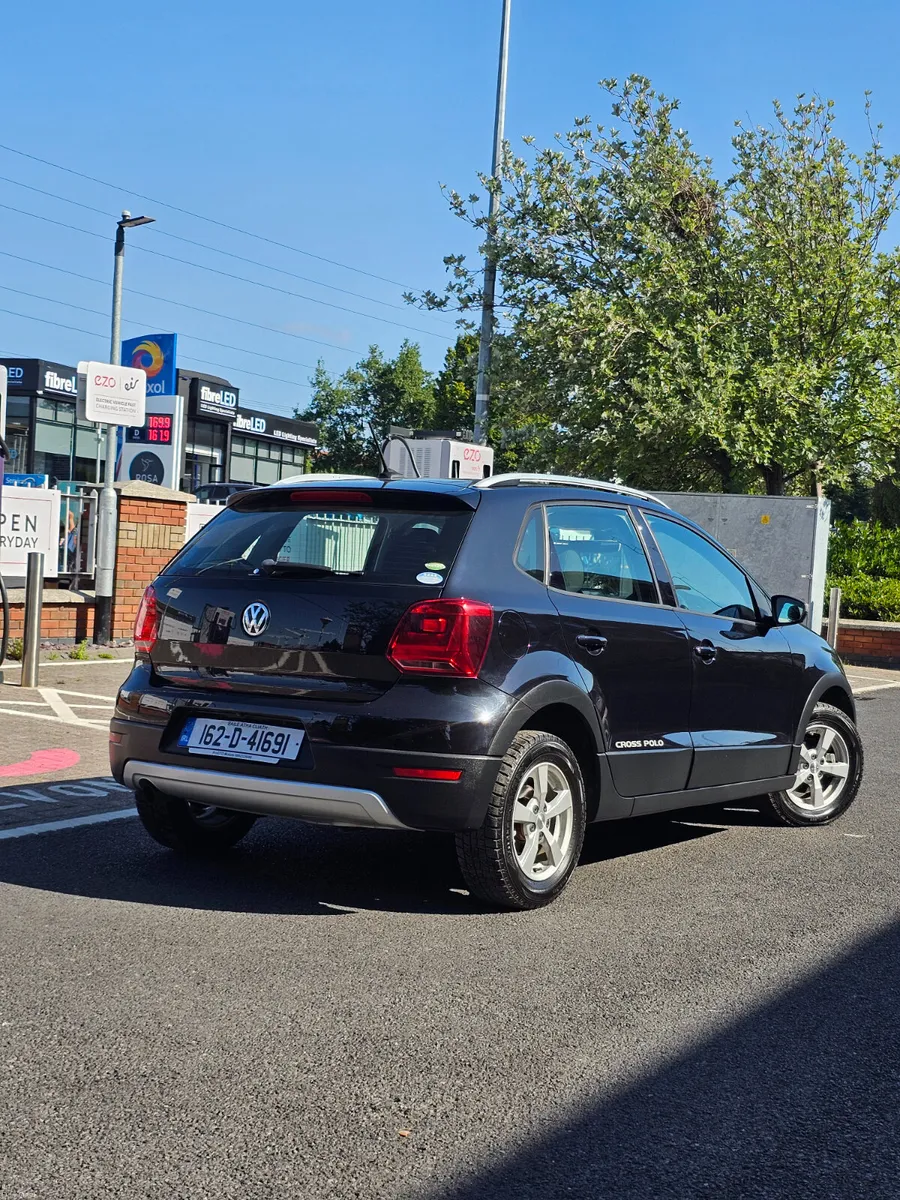 Volkswagen Polo  Cross 2016 Automatic - Image 2