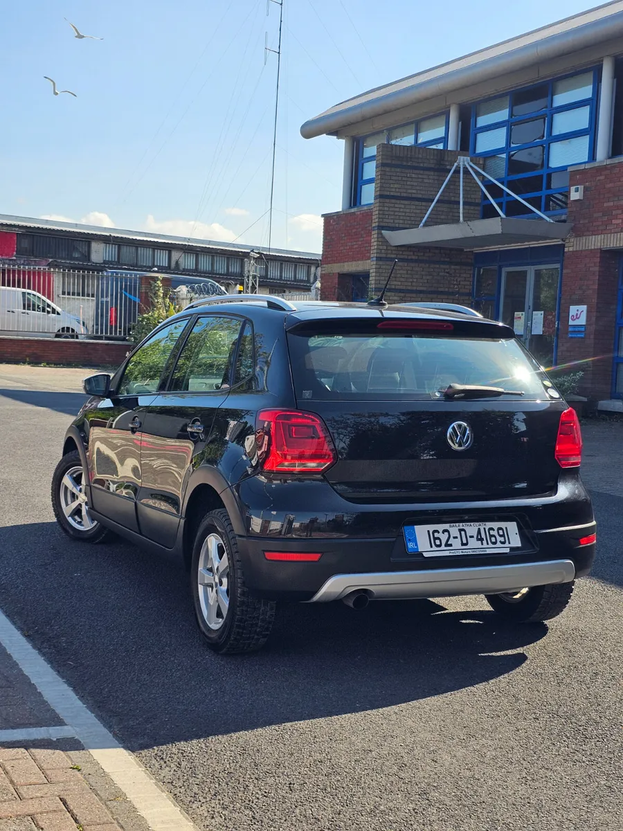 Volkswagen Polo  Cross 2016 Automatic - Image 5