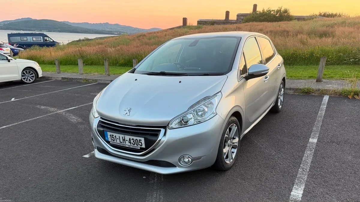 2015 Peugeot 208 Automatic – Excellent Condition - Image 2