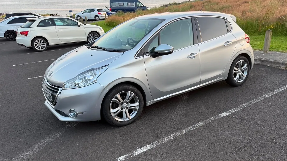 2015 Peugeot 208 Automatic – Excellent Condition - Image 4