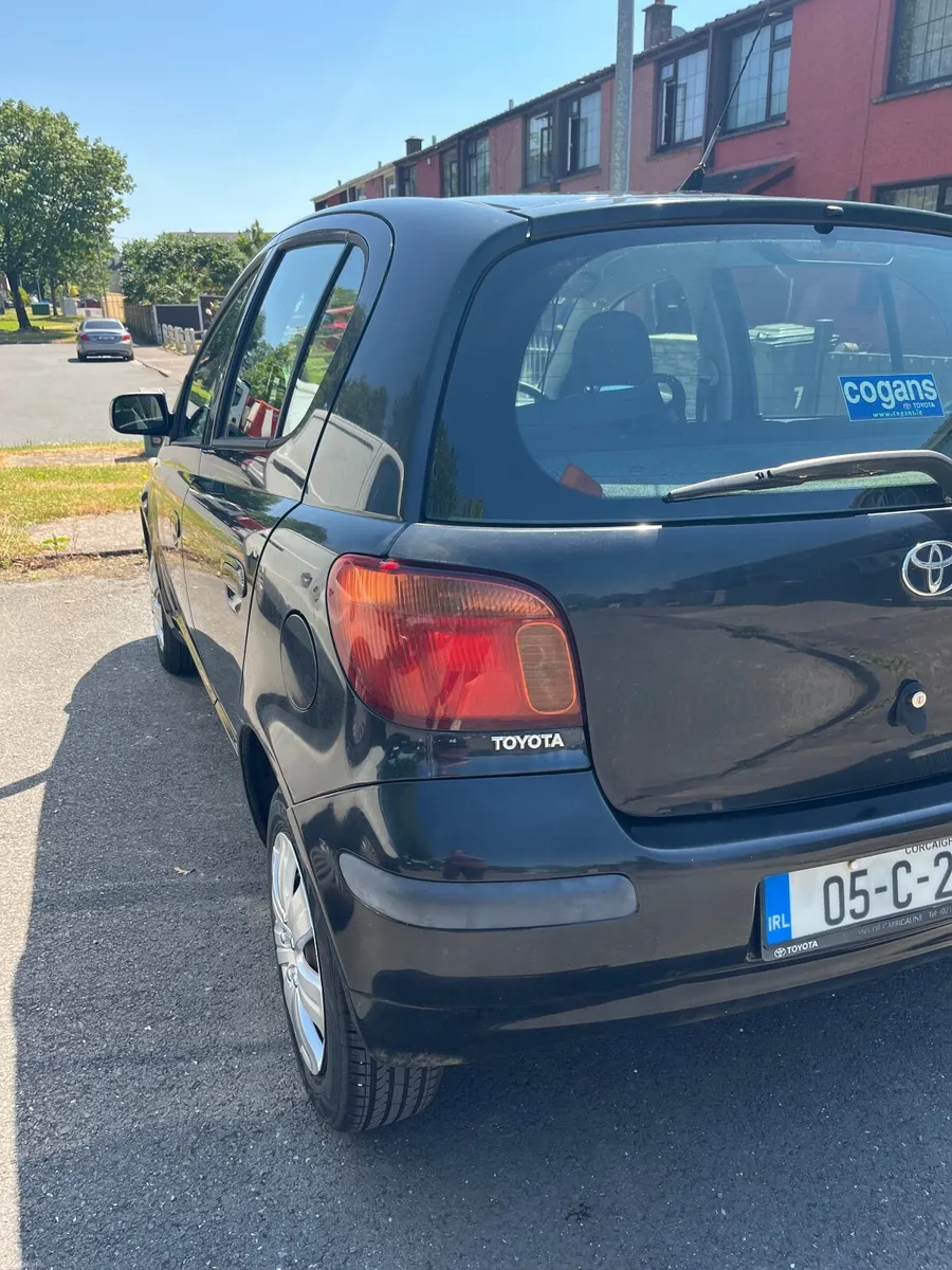 Toyota Yaris 2005 - Image 2