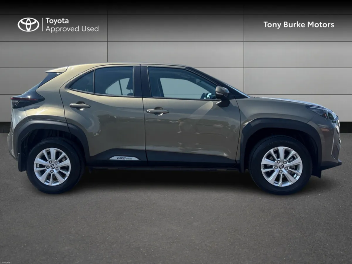 Toyota Yaris Cross - Luna - 1.5 Hybrid - Automatic - Image 3