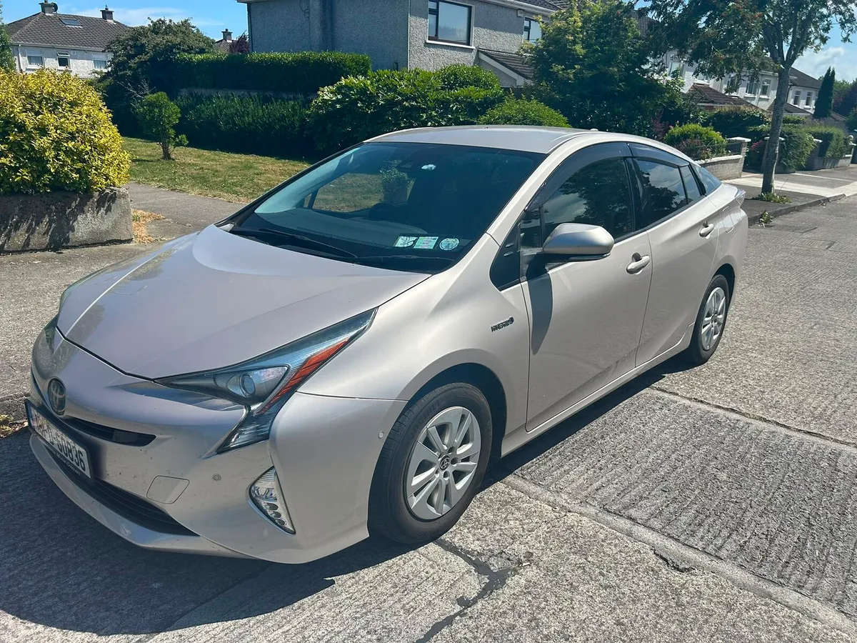 Toyota Prius Automatic HYBRID 2018 1.8L Petro - Image 2