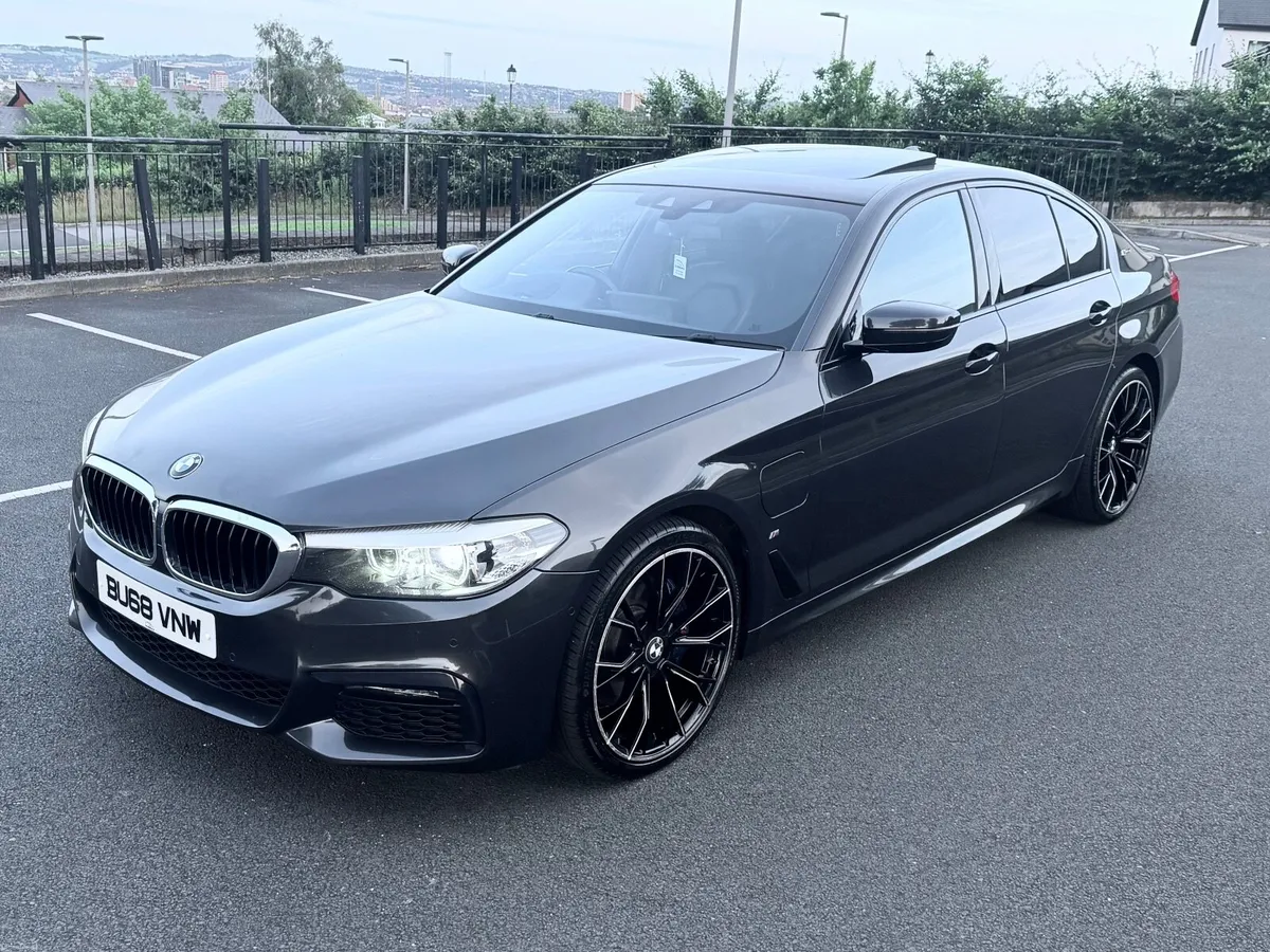BMW 5-Series 2018 - Image 2