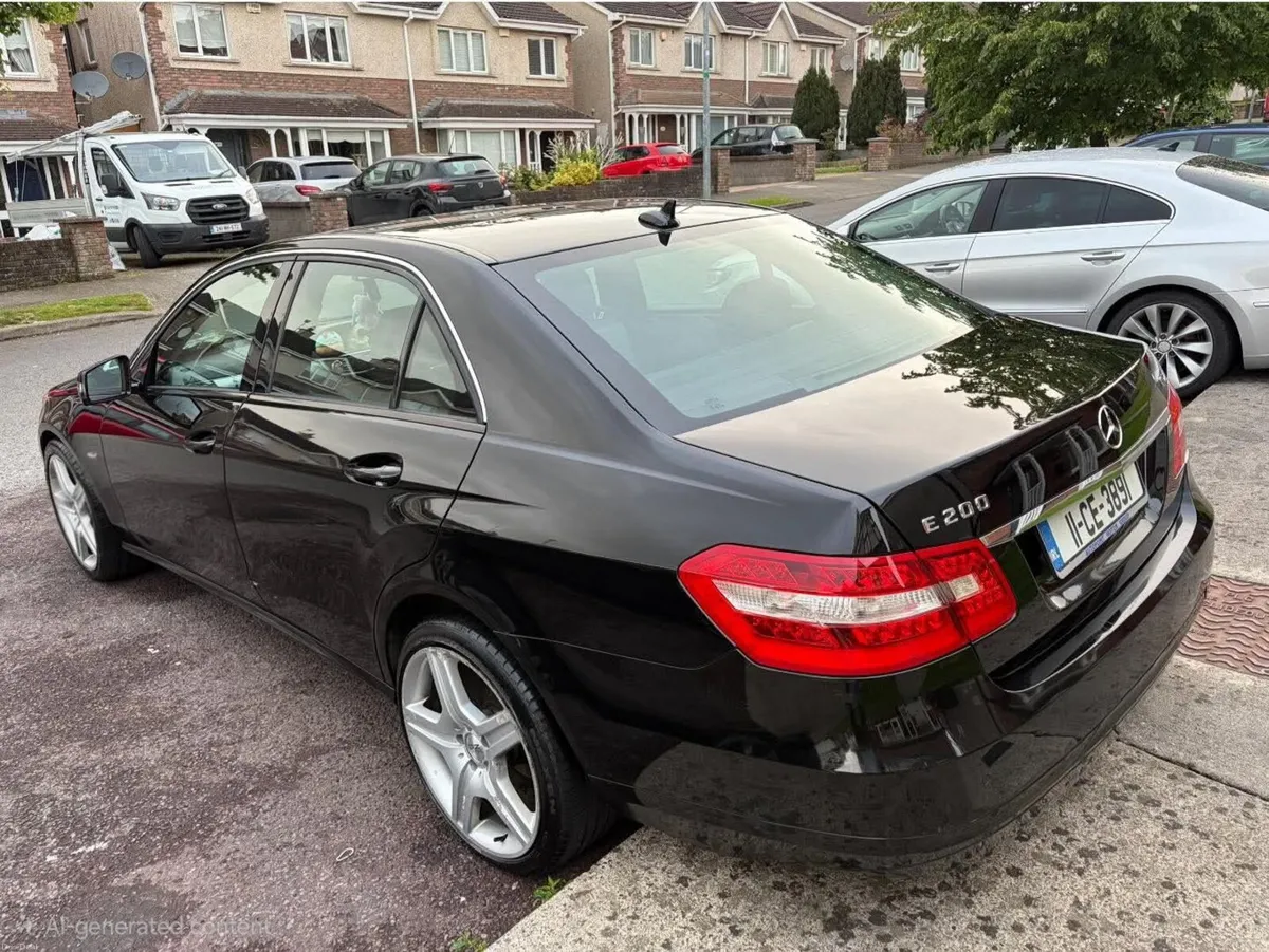 Mercedes-Benz E-Class 2011 - Image 2