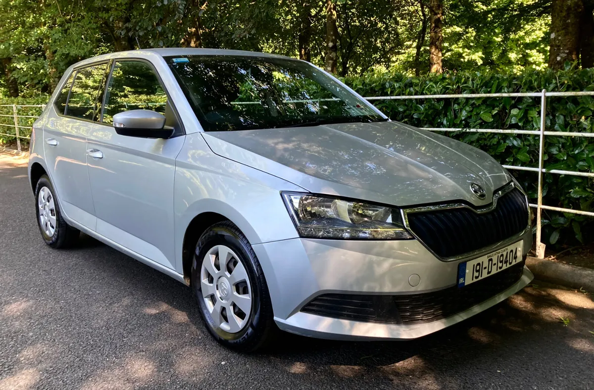 Skoda Fabia 1.0 MPI Deluxe Edition Spotless Car - Image 3