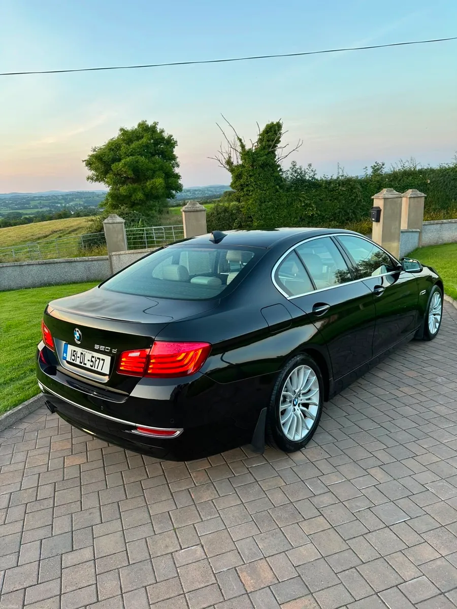 BMW 520d - Image 1