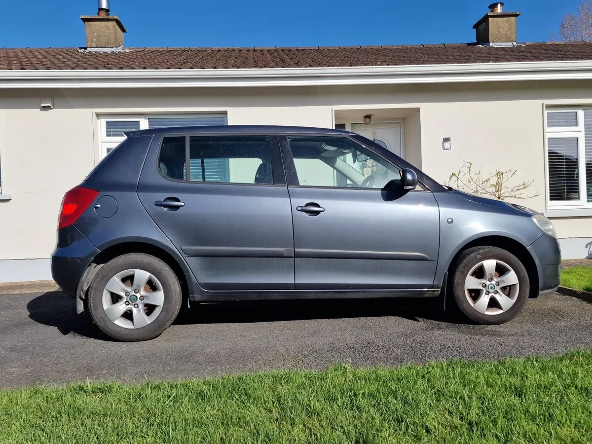 Skoda Fabia 2010 - Image 2