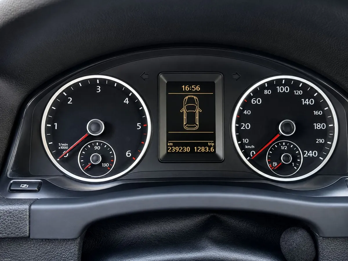 Volkswagen Tiguan 2012 - Image 1