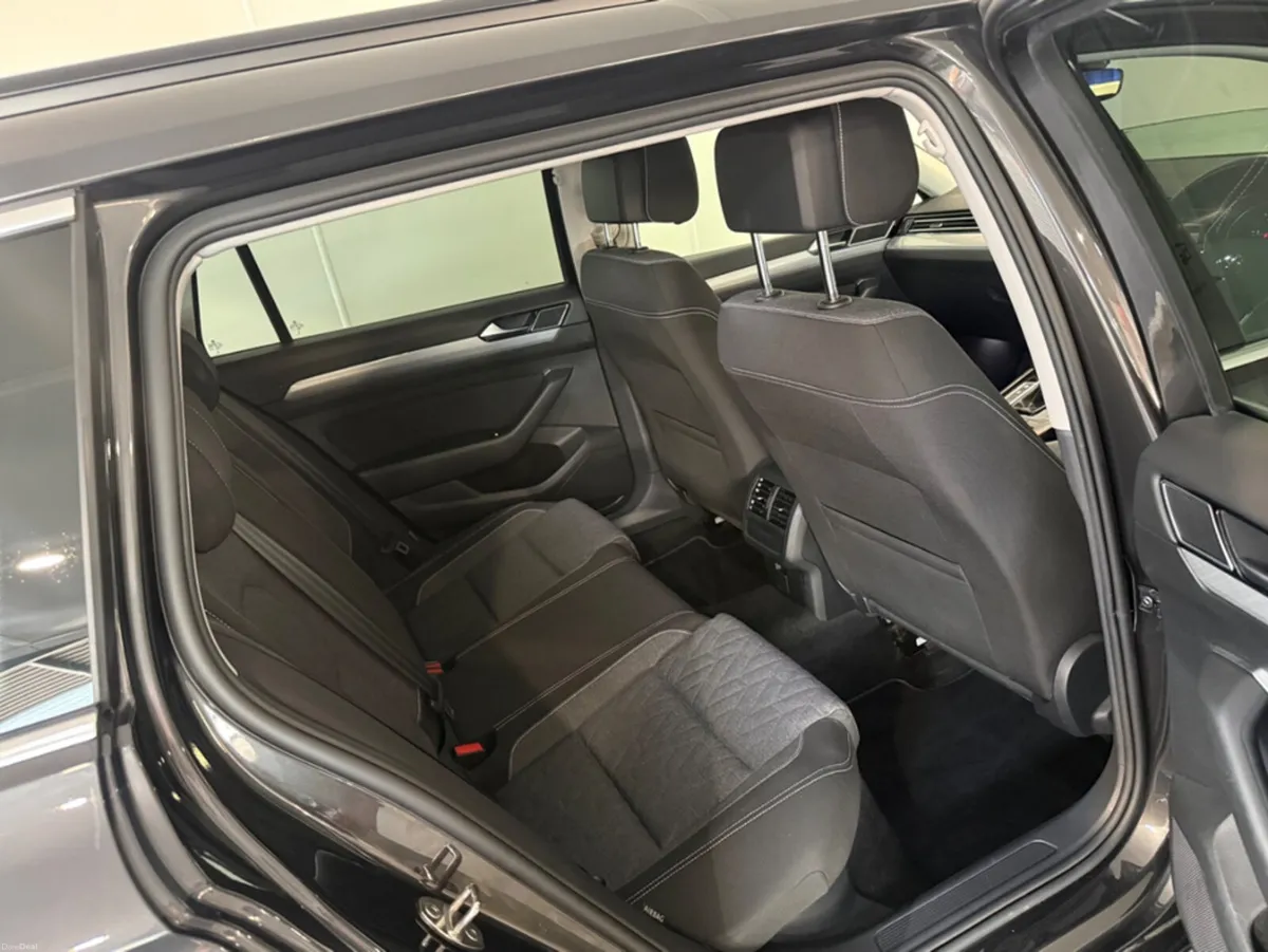 Volkswagen Passat Elegance 2.0 TDI DSG AUTOMATIC - Image 4