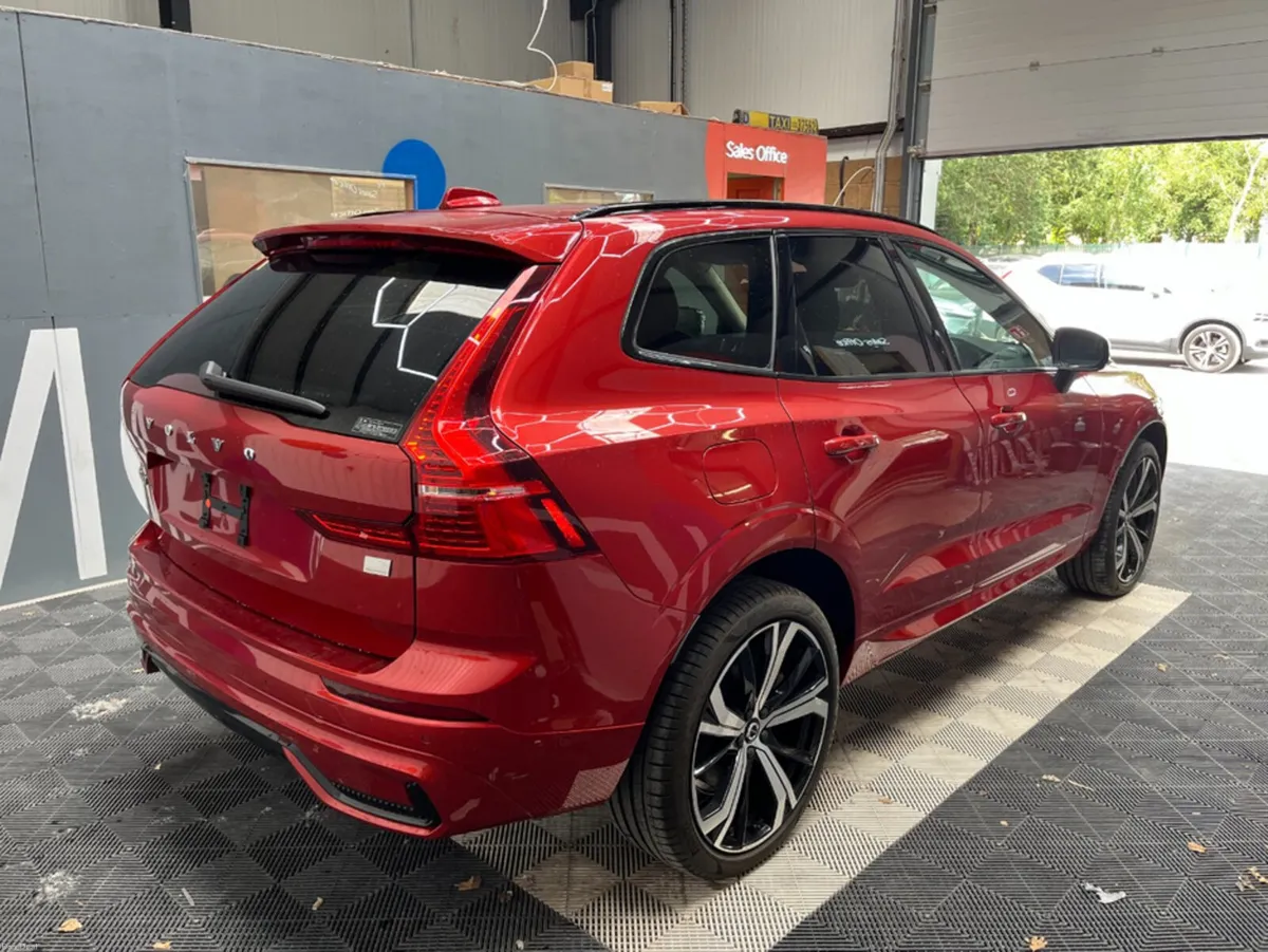 Volvo XC60 2024 VOLVO XC60 T6 PLUG-IN 2.0 AUTOMATI - Image 2