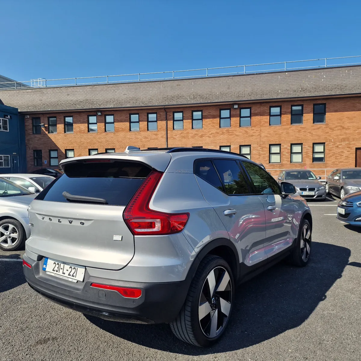Volvo XC40 2023 231hp Ultimate 69 kWh - Image 5