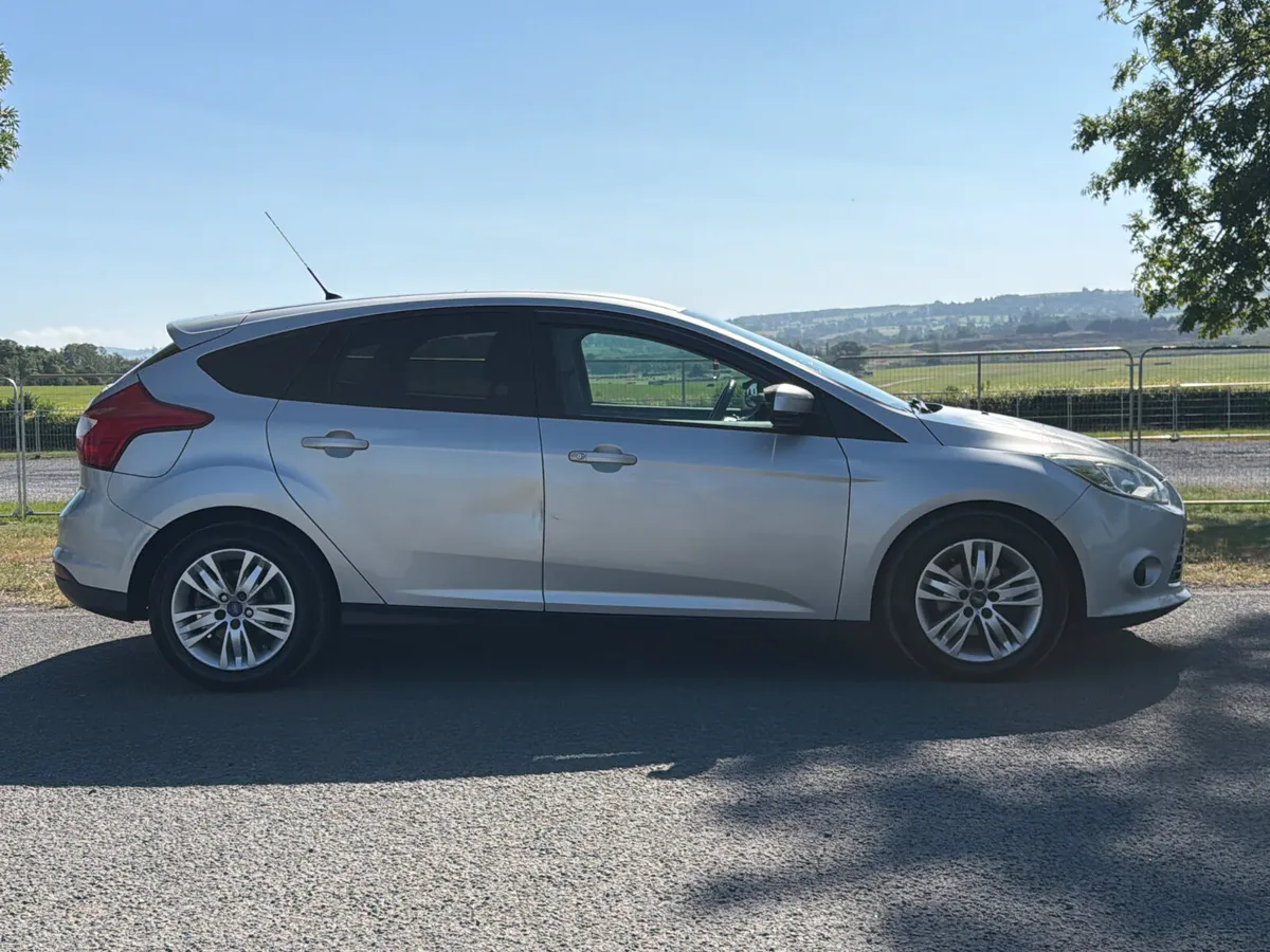 Ford Focus 2012 trade sale - Image 3