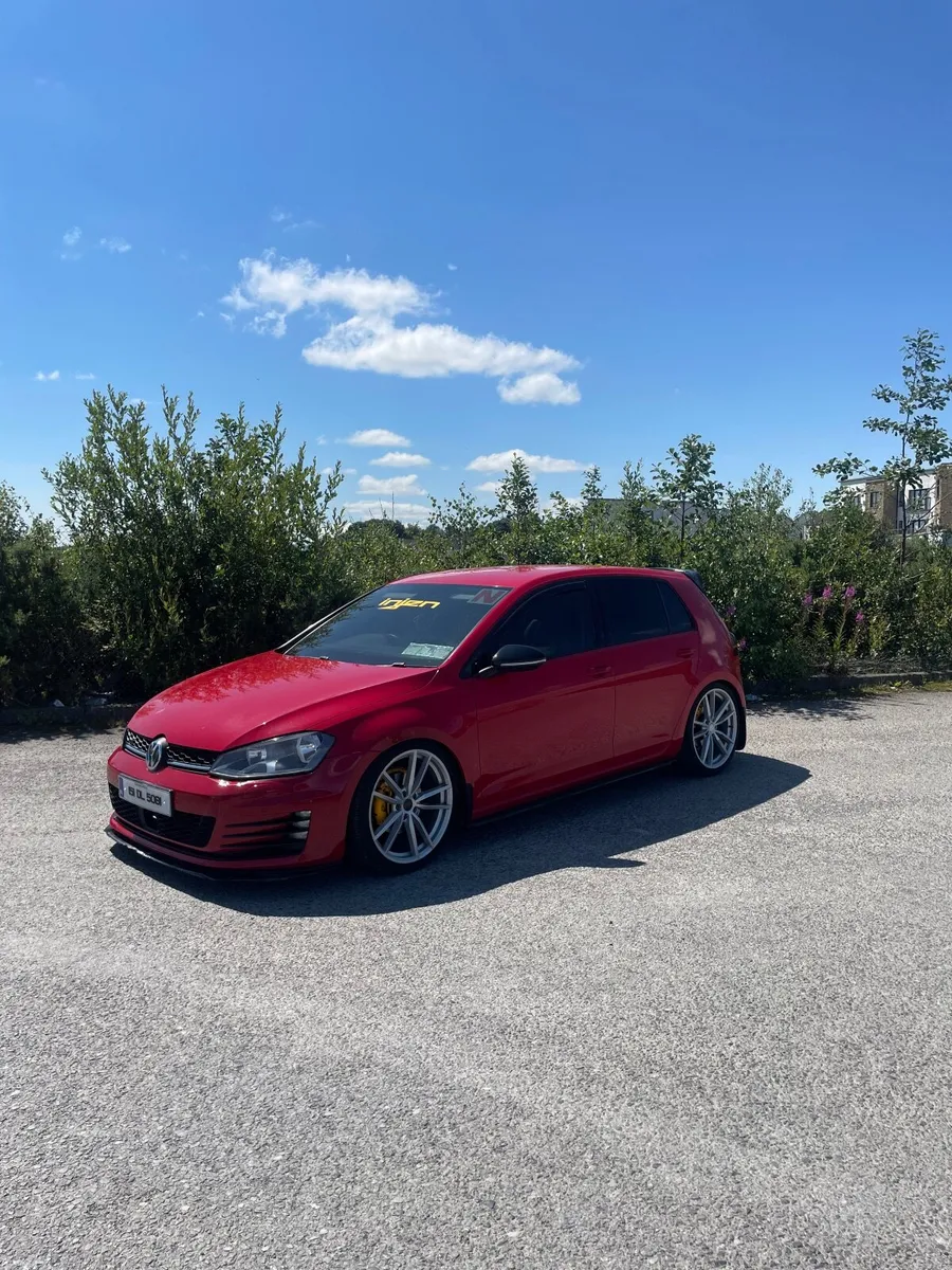 Volkswagen Golf 2015 - Image 1