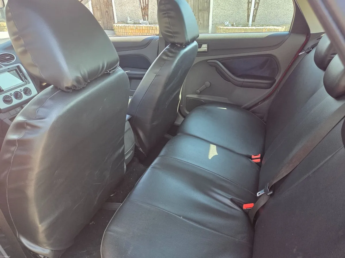 Ford Focus 2006 - Image 2