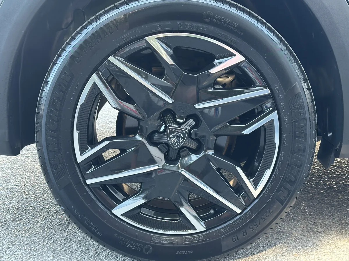 Peugeot 3008 1.2 MHEV 145bhp eDCS6 Allure - Image 3