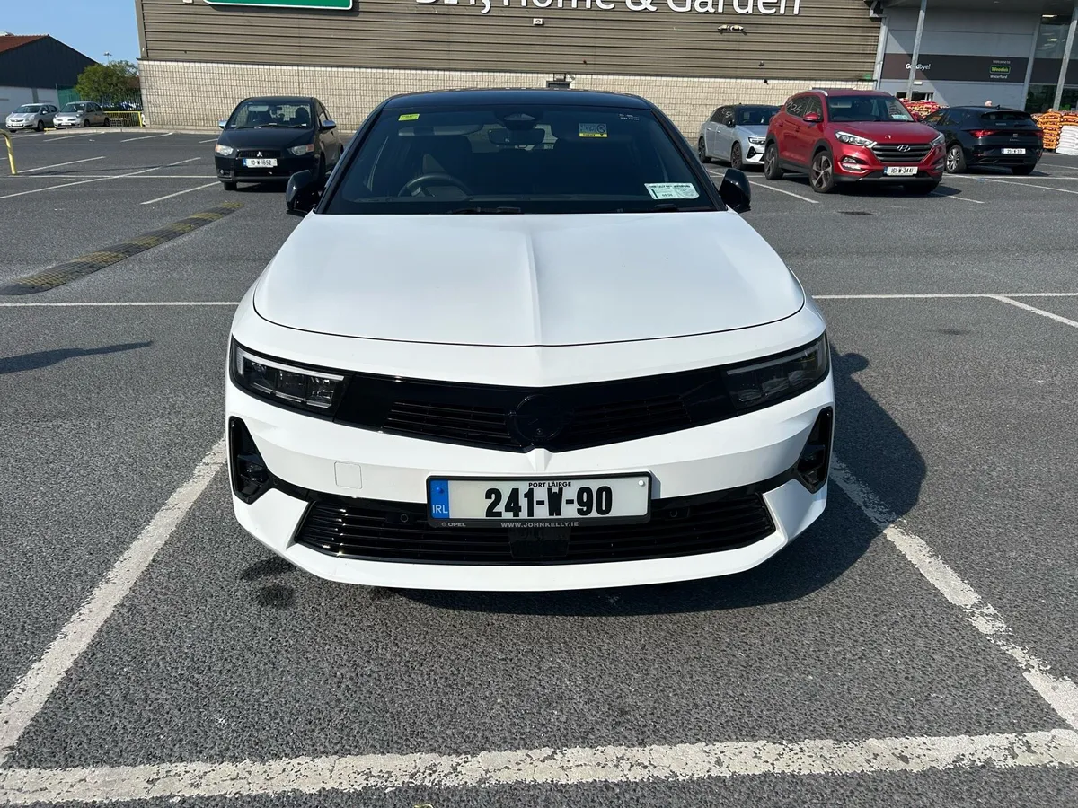 Opel Astra GS 1.2 Turbo Petrol 130PS - Image 3