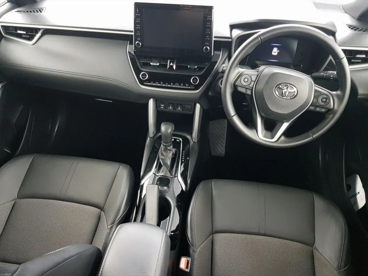 Toyota Corolla Cross HYBRID - Image 3