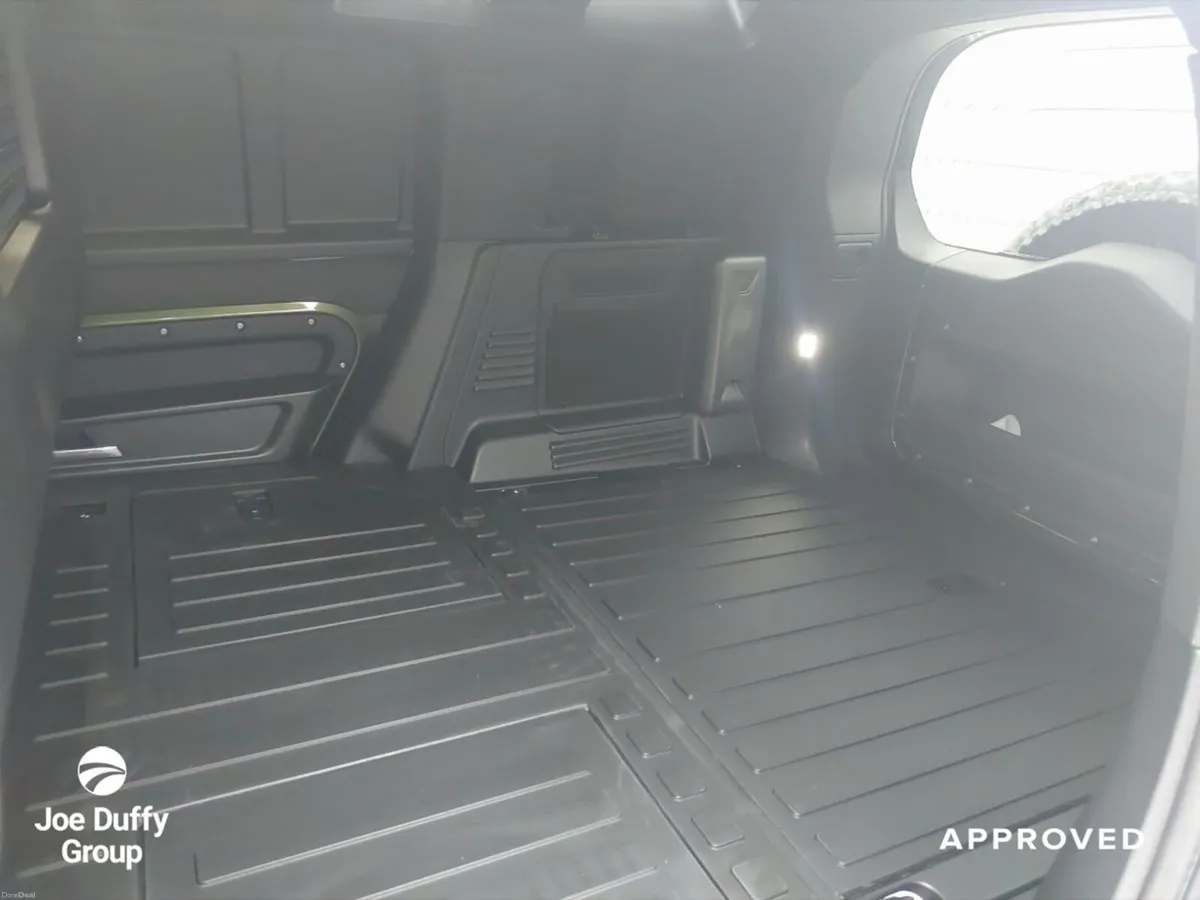 Land Rover Defender 110 X Dynamic SE 3.0 D250 - Image 5