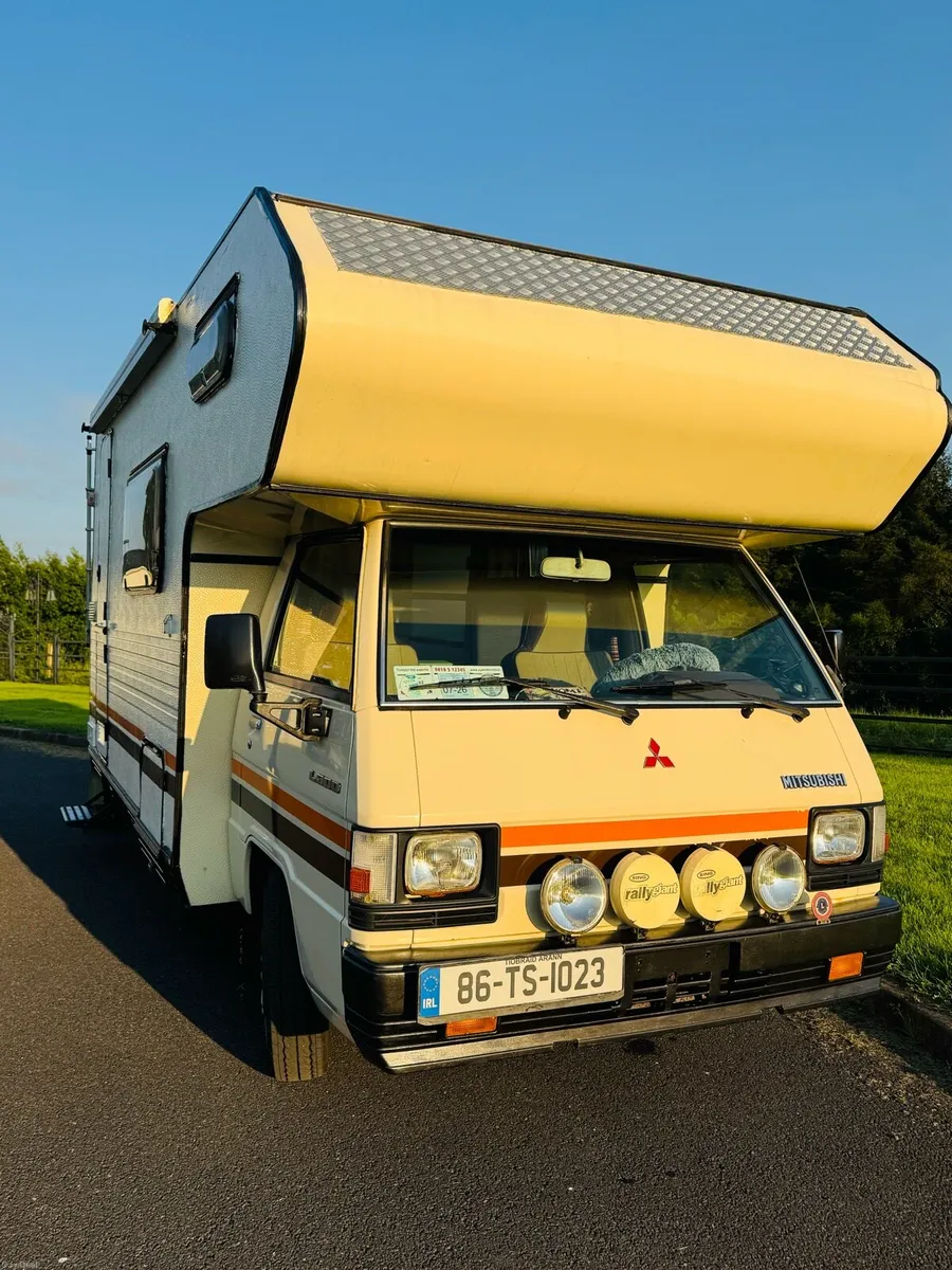 Stunning classic campervan - Image 4