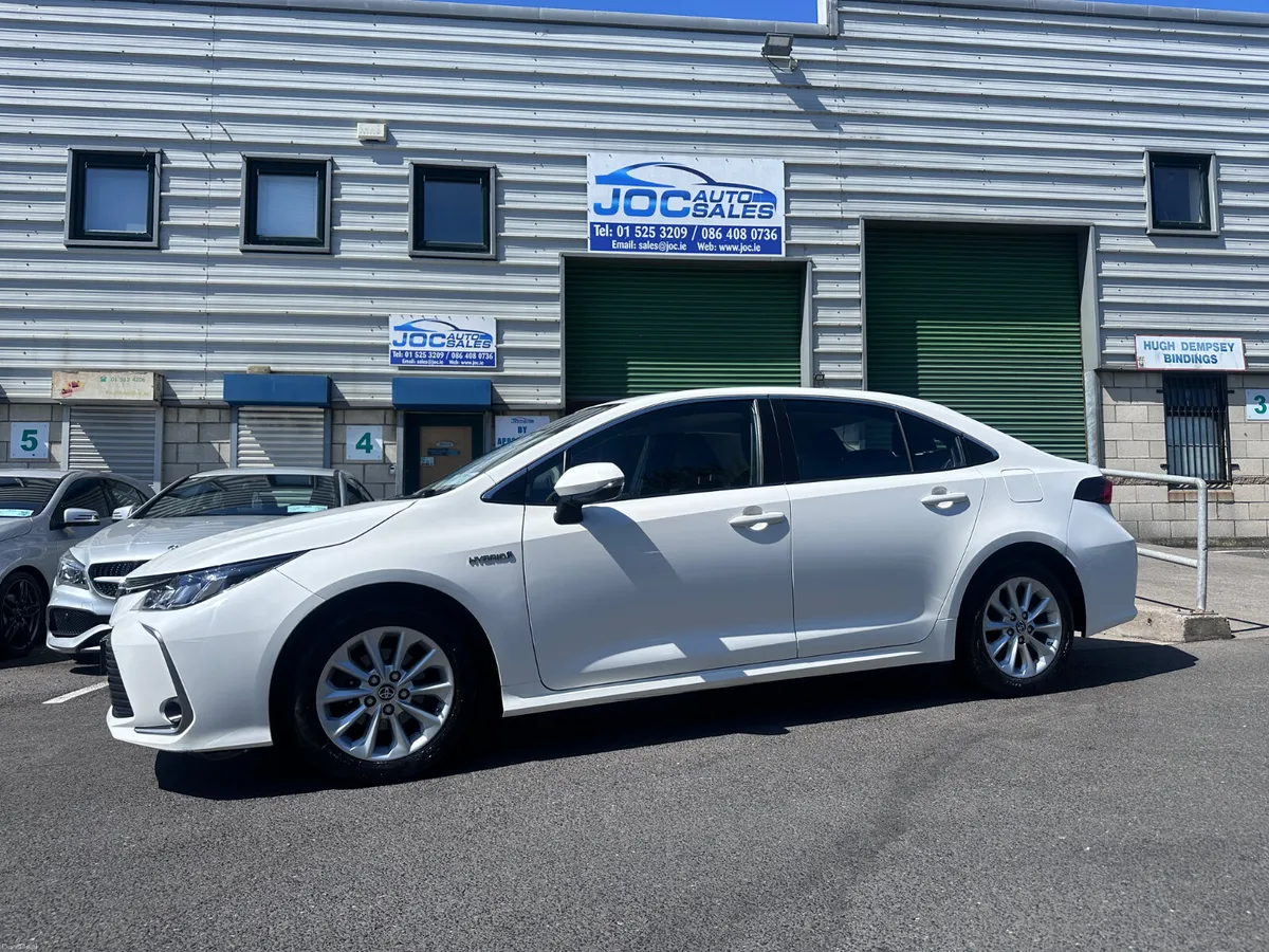 Toyota Corolla 1.8 Hybrid Luna, 2021 - Image 1