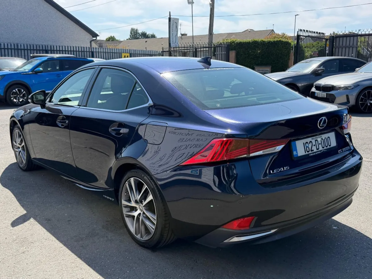 Lexus IS (182) 2.5 HYBRID EXECUTIVE AUTO - Image 6