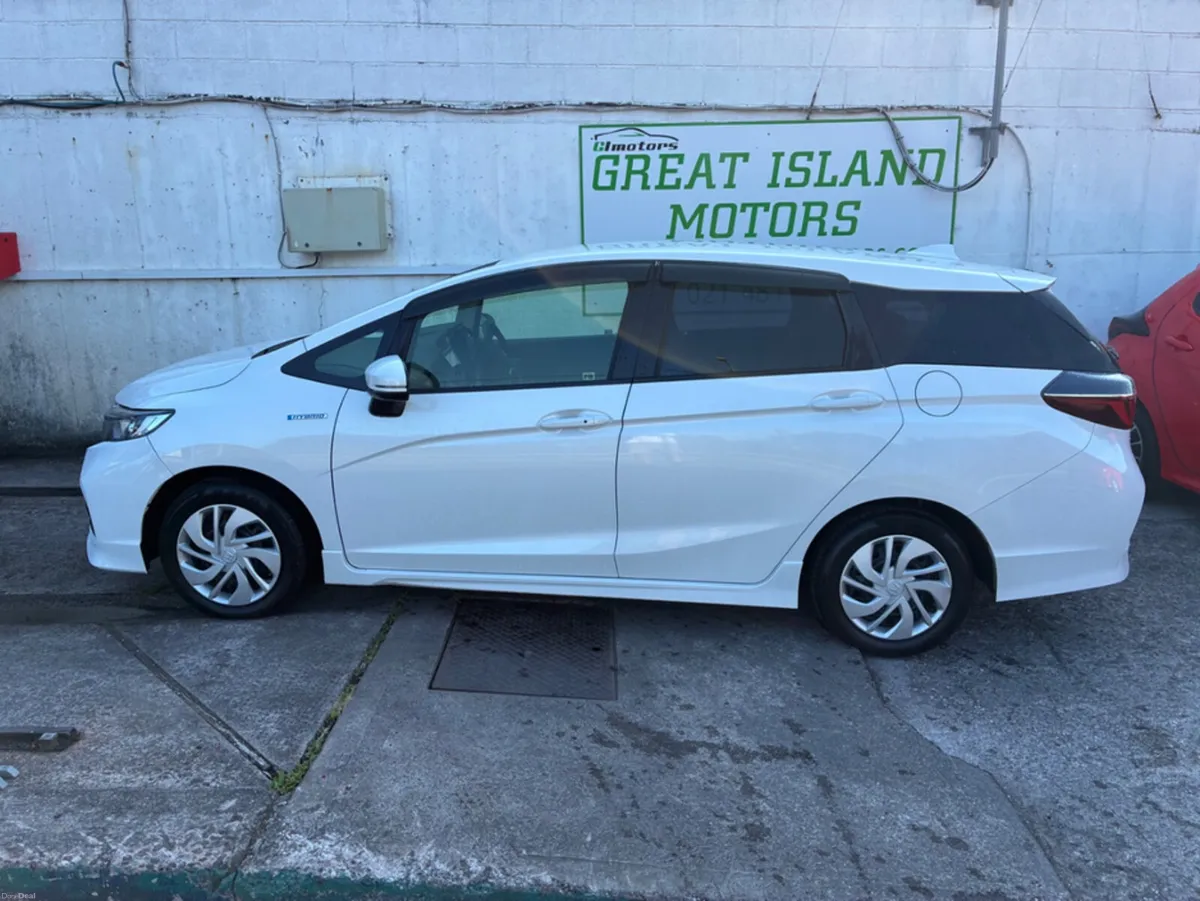 Honda Shuttle 1.5i Petrol Hybrid Automatic - Image 6