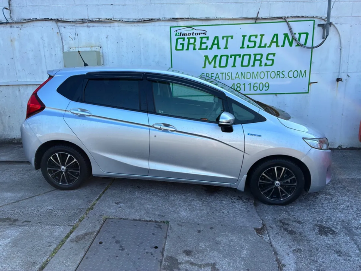 Honda Fit DAA-GP5 - Image 4