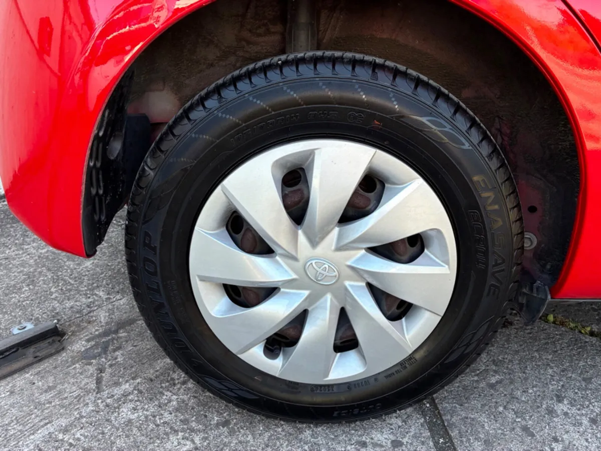 Toyota Vitz DAA-NHP130 5DR AUTO - Image 3