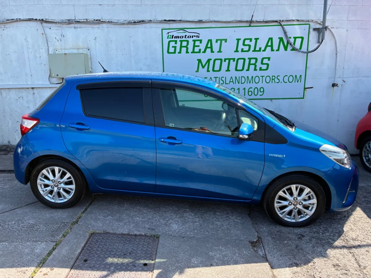 Toyota Vitz DAA-NHP130 5DR AUTO - Image 4