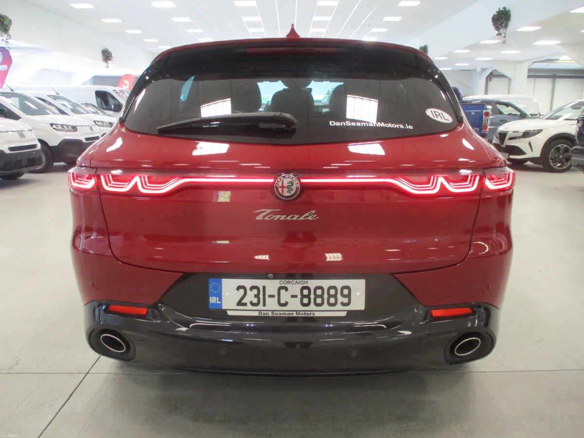 Alfa Romeo Tonale 1.3 PHEV VELOCE 280 BHP AWD 2023 - Image 6