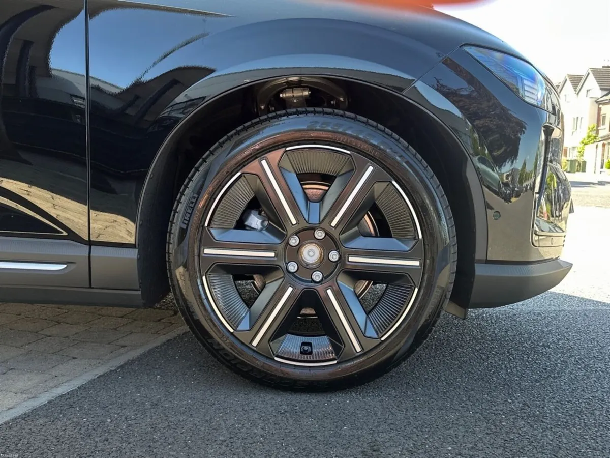 Volvo EX60 All New EX60 P10 AWD Ultra--Range up to - Image 4