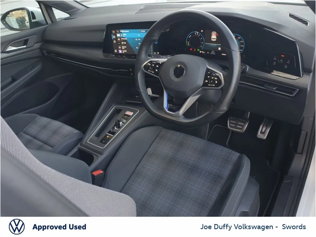 Volkswagen Golf Golf Gte S-A  GTE  TSi 245 DSG Aut - Image 5