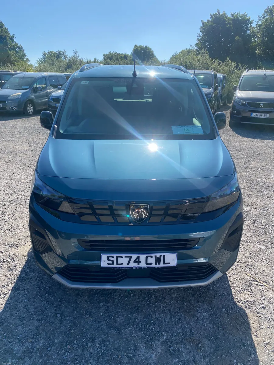 Wheelchair Accessible Peugeot Rifter 2025 - Image 1