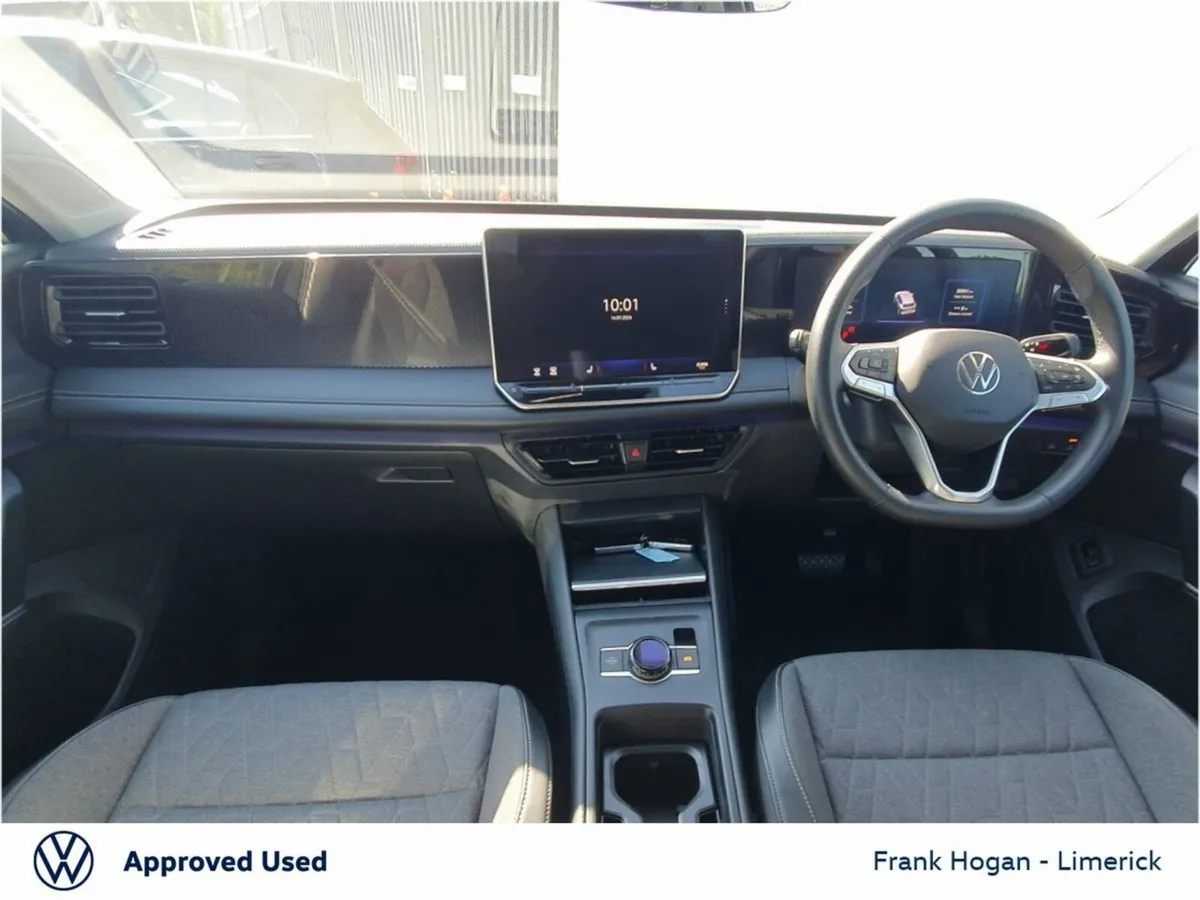 Volkswagen Tiguan 2.0 TDI Edition 75 + Heated Seat - Image 2