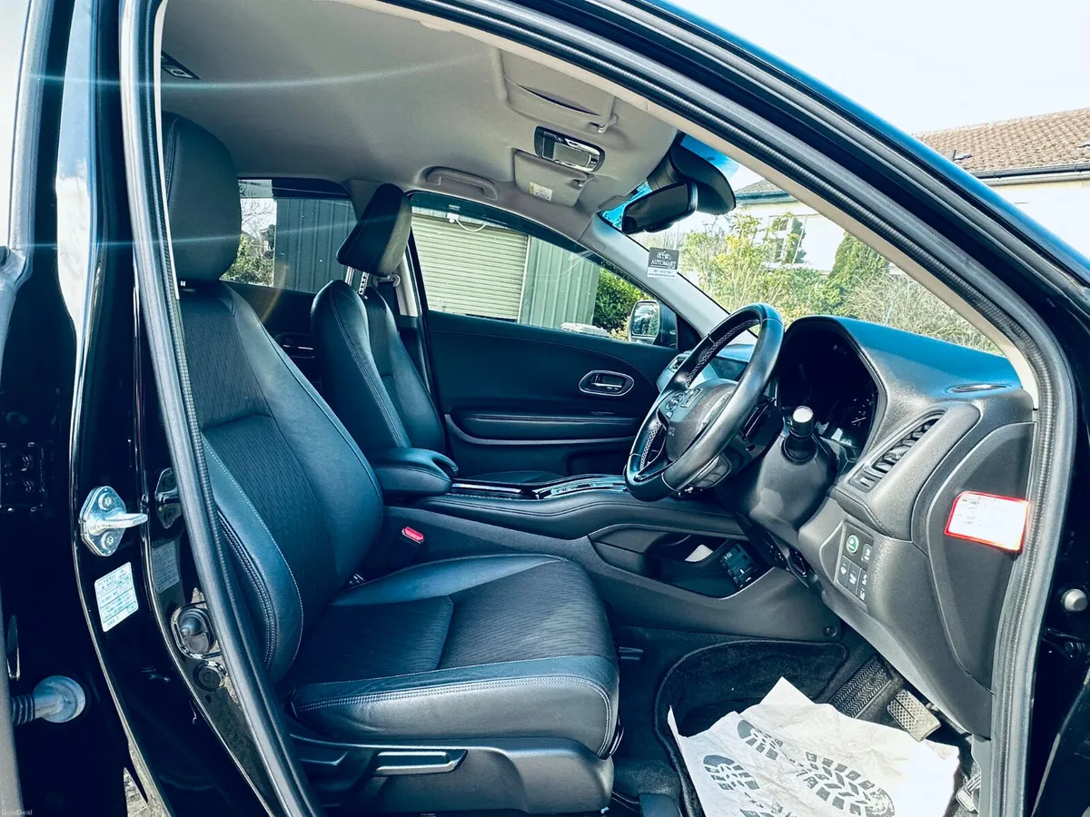 Honda Vezel 2018 1.5 Hybrid Auto 28839 KM ONLY - Image 5