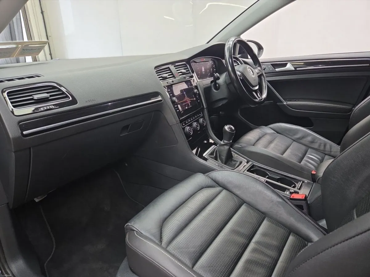 Volkswagen Golf 1.0 TSI 115HP Highline Manual - Image 4