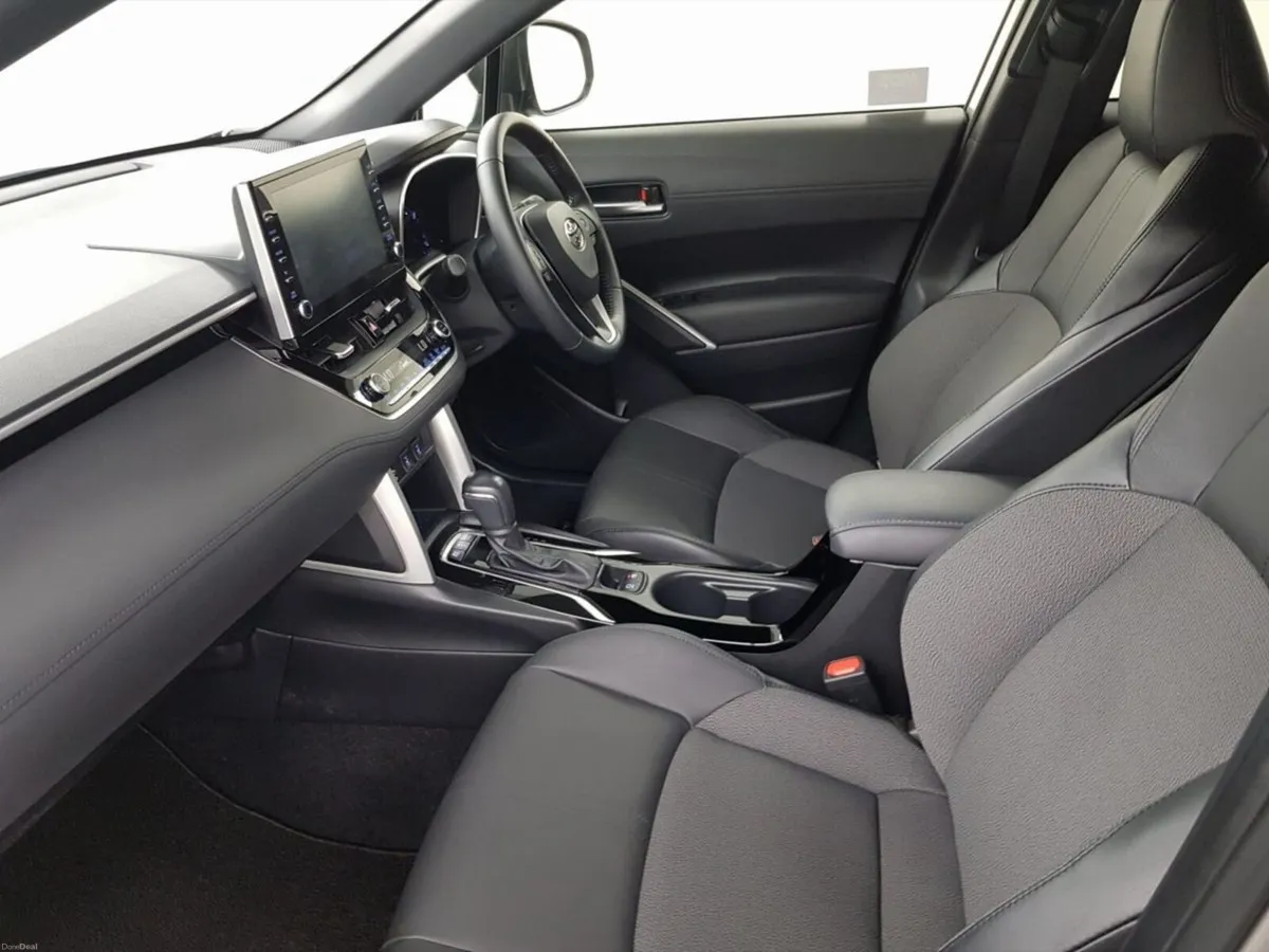 Toyota Corolla Cross Z Hybrid - Image 4