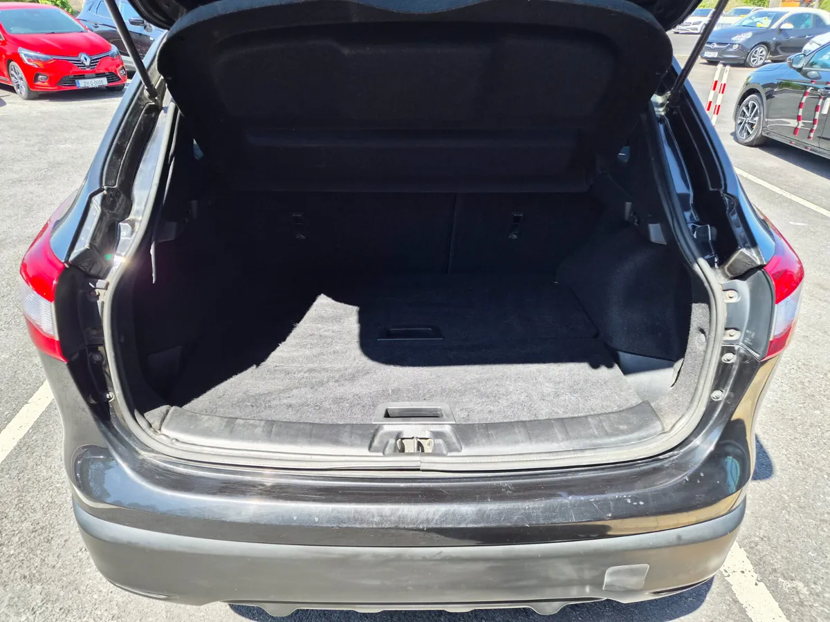 Nissan Qashqai 2014 1.5L Diesel Manual - Image 5