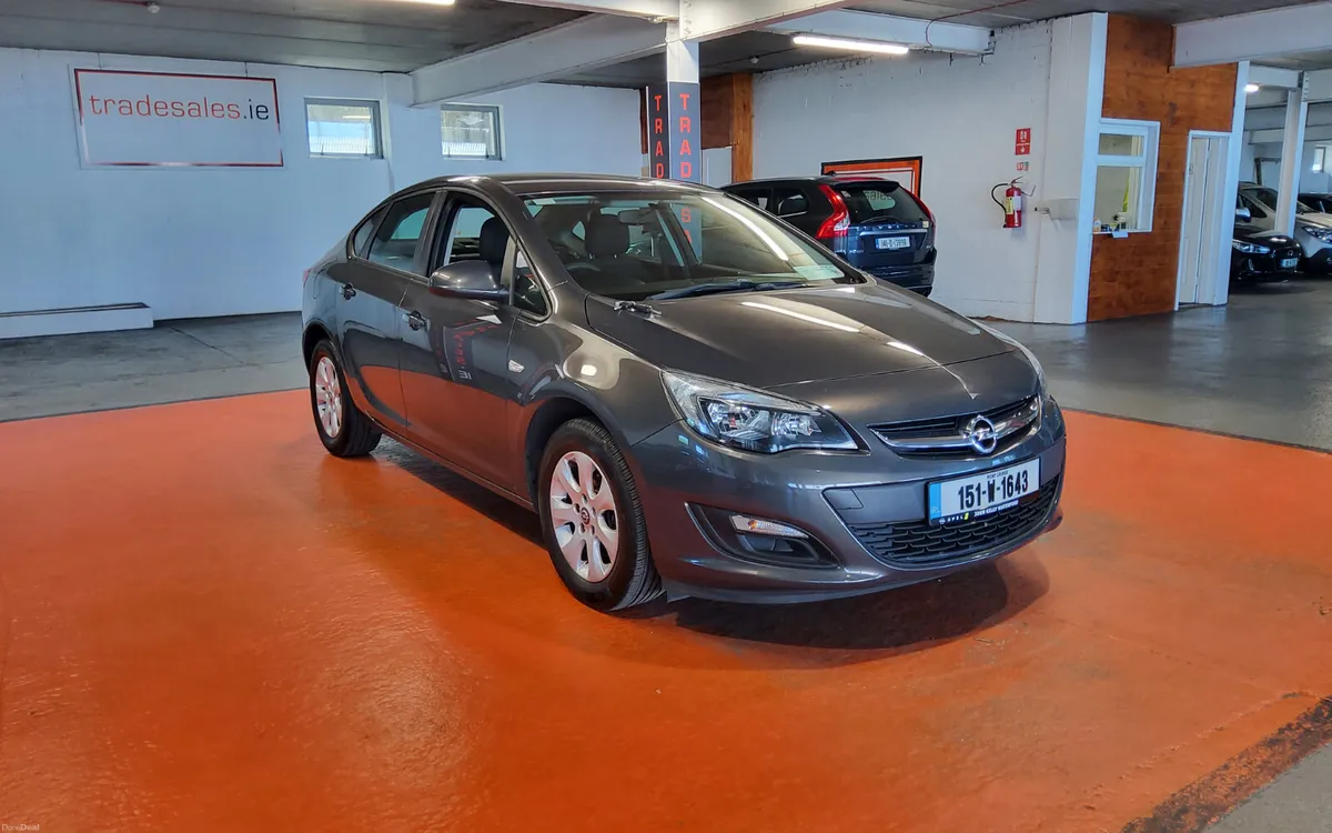 Opel Astra 2015 - Image 1