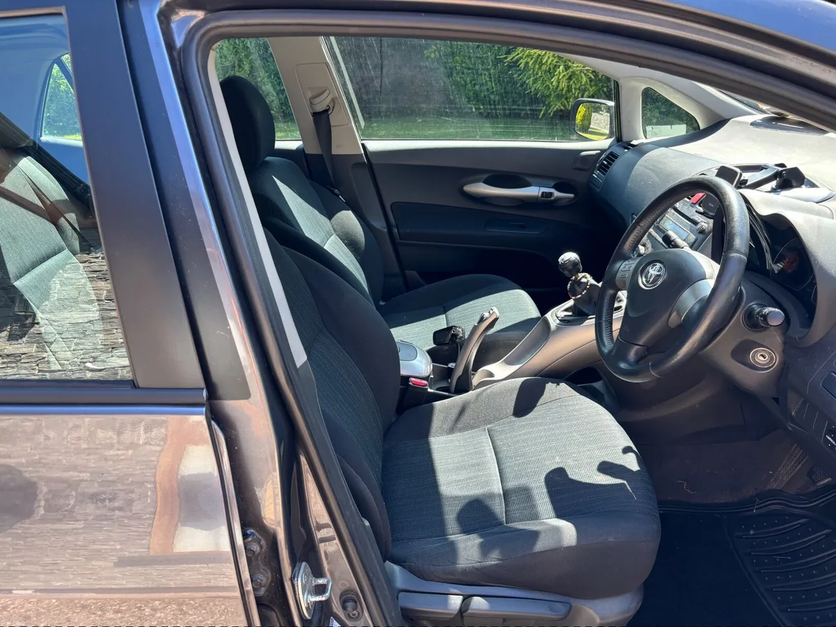Toyota Auris 2008 - Image 3