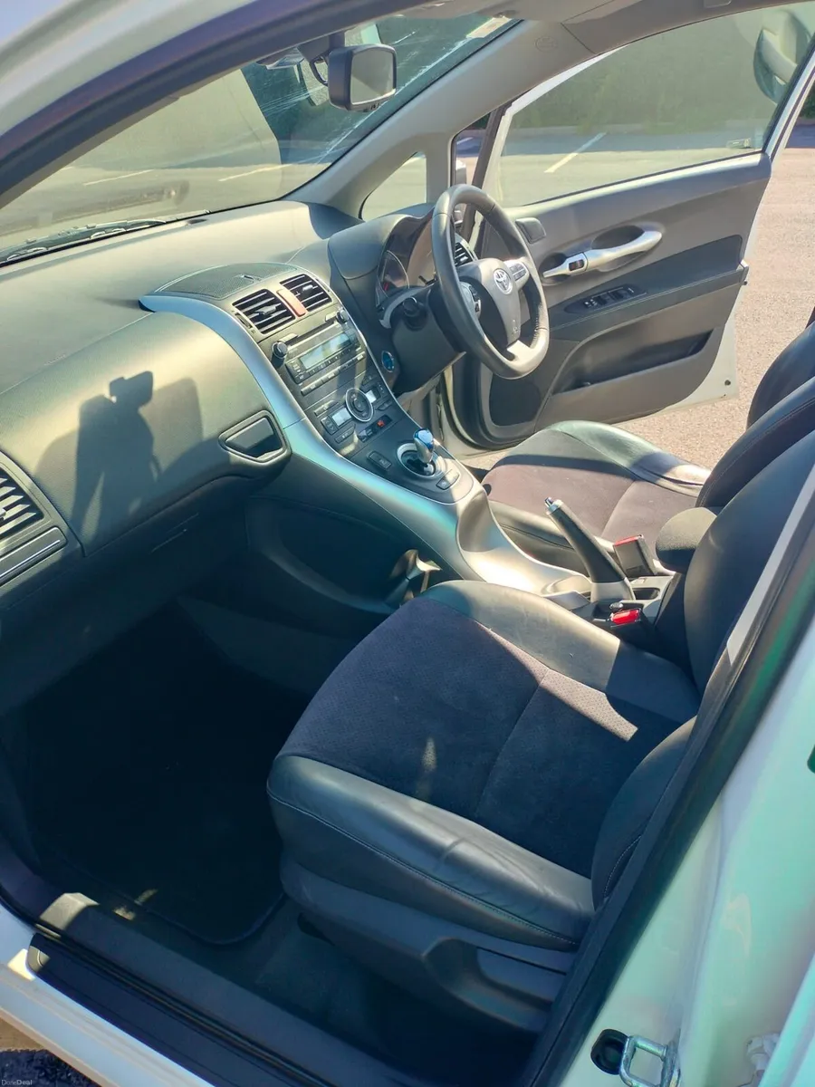 Car - Image 1