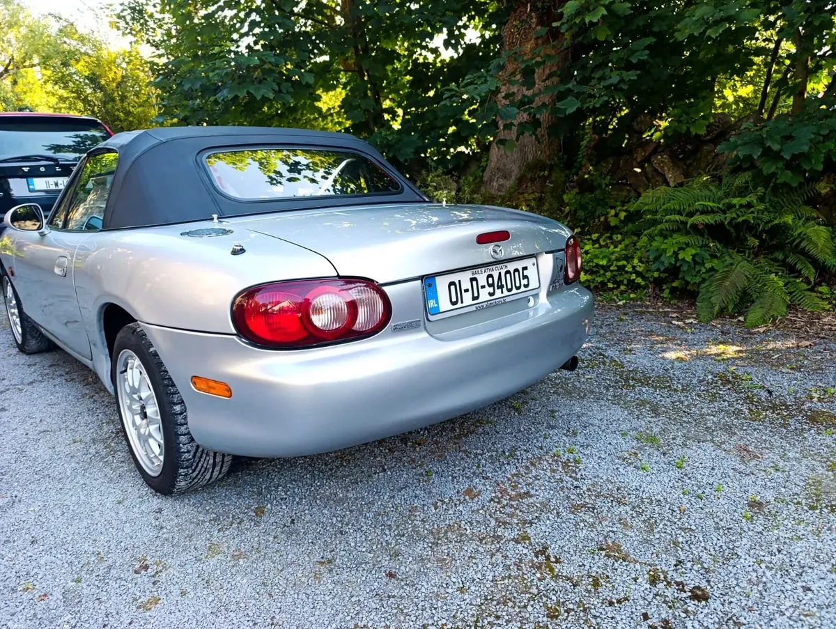 Mazda MX-5 2001 1.6 - Image 2