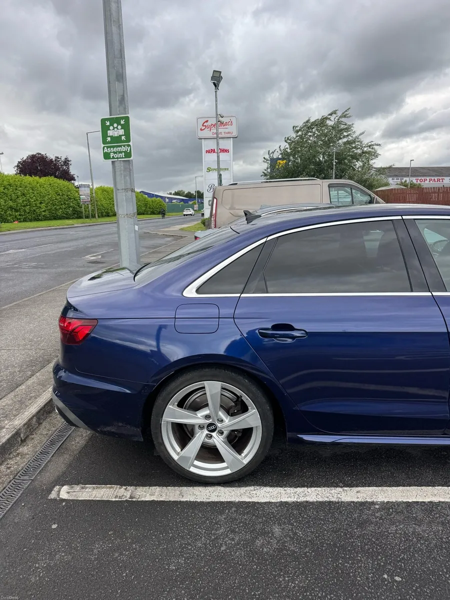 AUDI A4 S-line 2.0d - Image 4